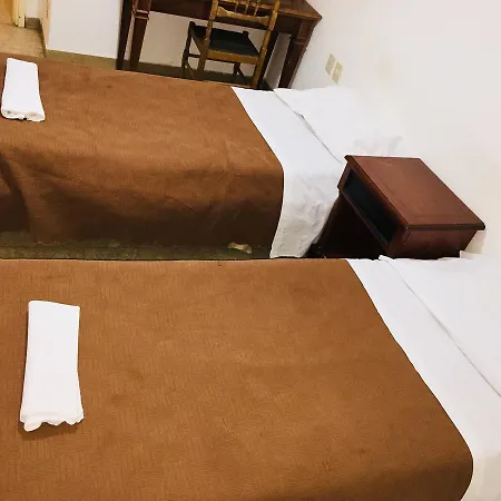 Hostal Leopoldine Central *